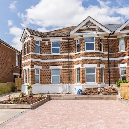 Park Lake View Poole Bagian luar foto
