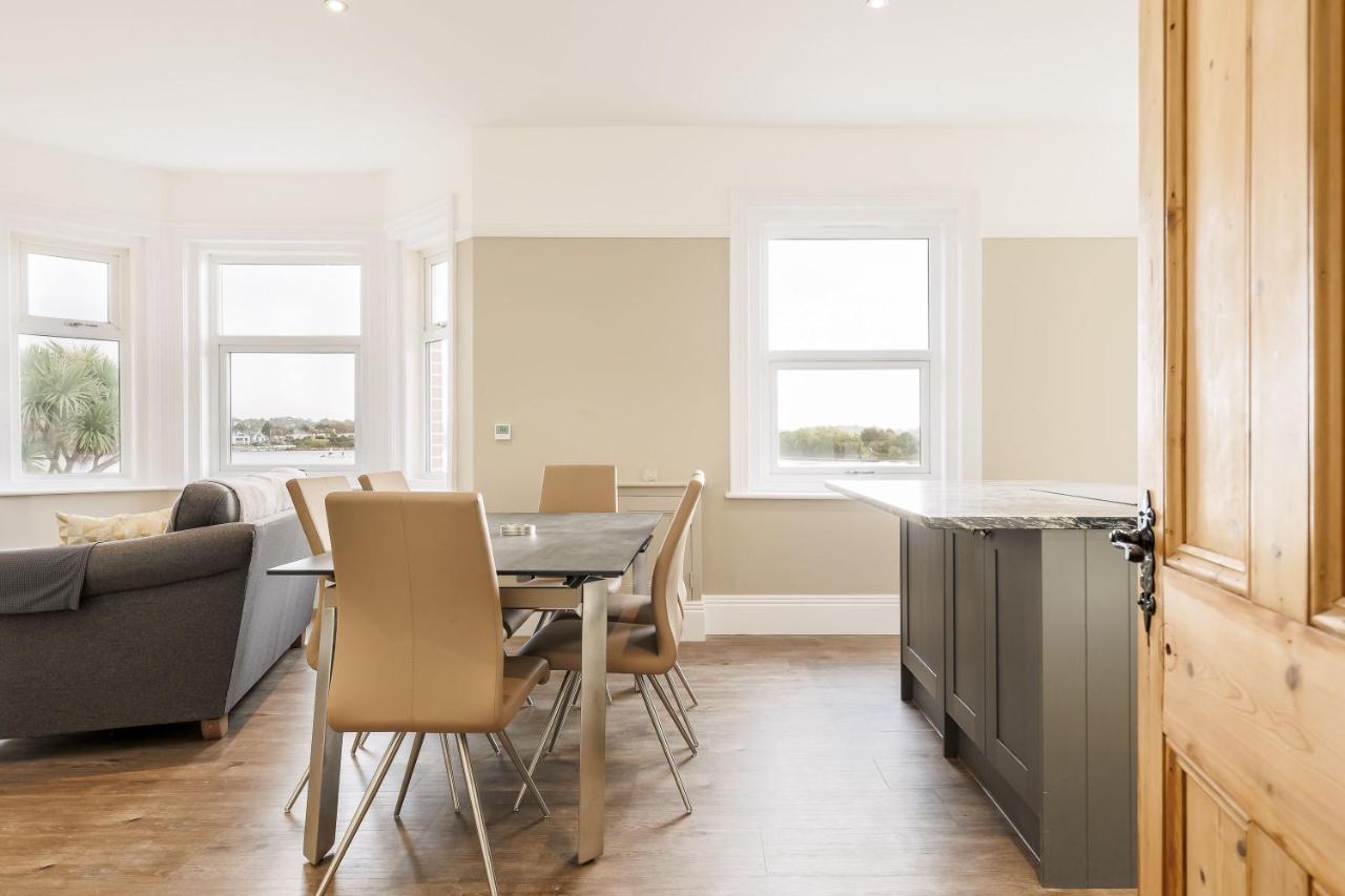 Park Lake View Poole Bagian luar foto