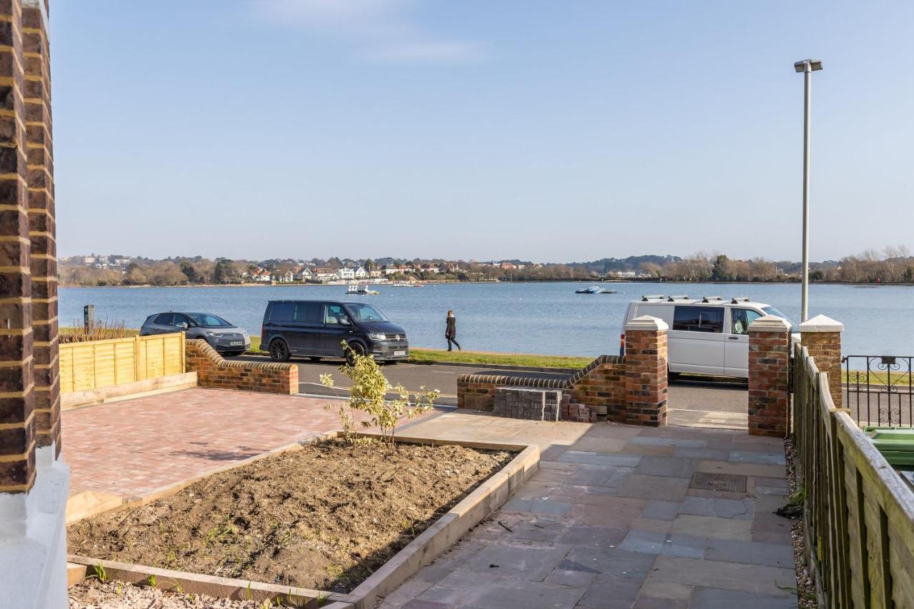 Park Lake View Poole Bagian luar foto