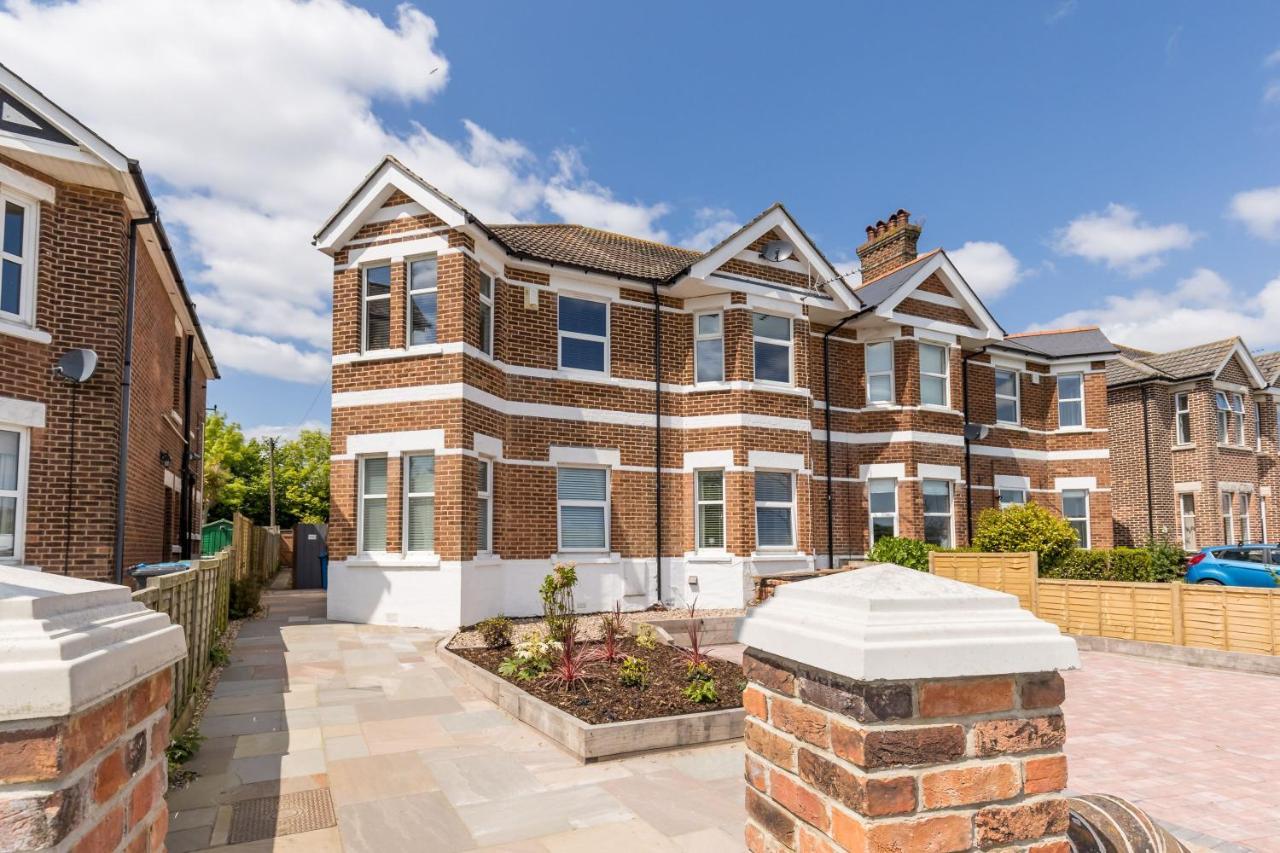 Park Lake View Poole Bagian luar foto